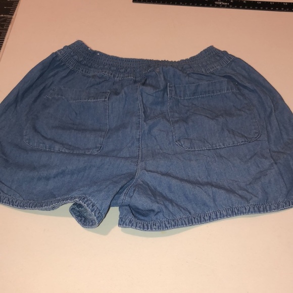 Maurices size large blue lightweight denim shorts - Picture 8 of 13